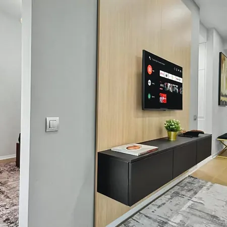 Skyline Views Апартаменти Бухарест